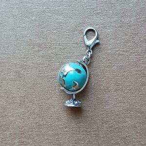 🌷 Charmalong By Bead Landing World Globe  Charm / Stitch Marker 🌎